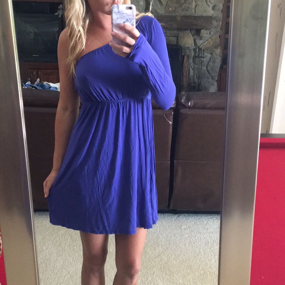 🌹Date Night Dress 🌹One sleeve ,good length